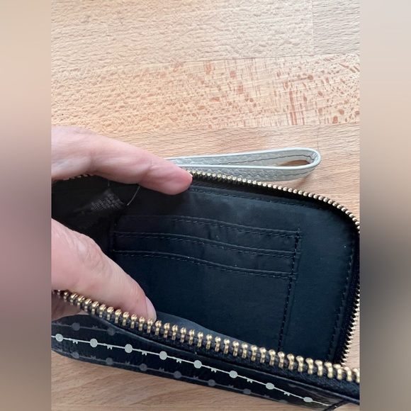 NWT Fossil Tara Wristlet in multi color - Picture 3 of 4